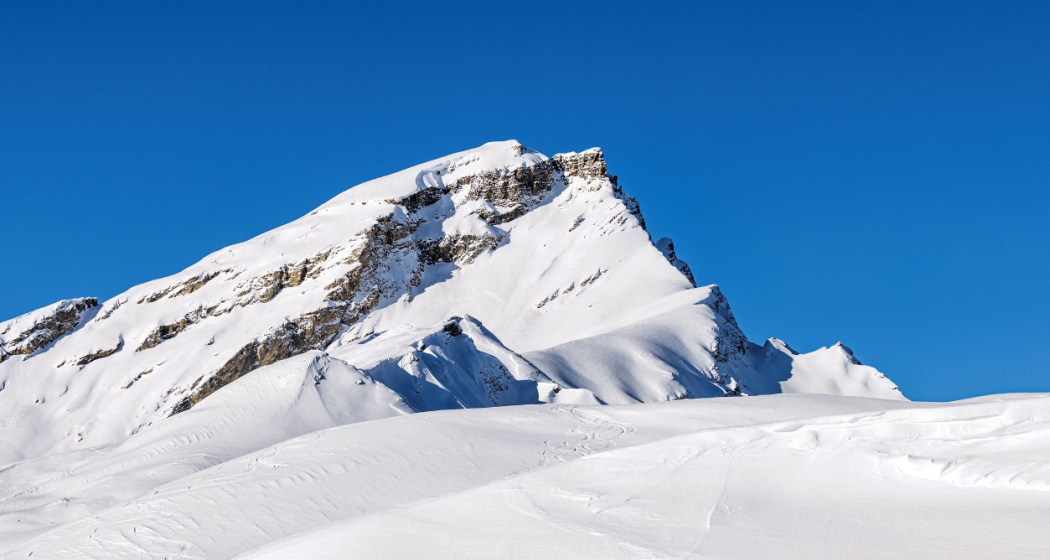 Parpeinahorn, Einshorn und im Hintergrund der Piz Beverin Parpeinahorn, Einshorn und im Hintergrund der Piz Beverin