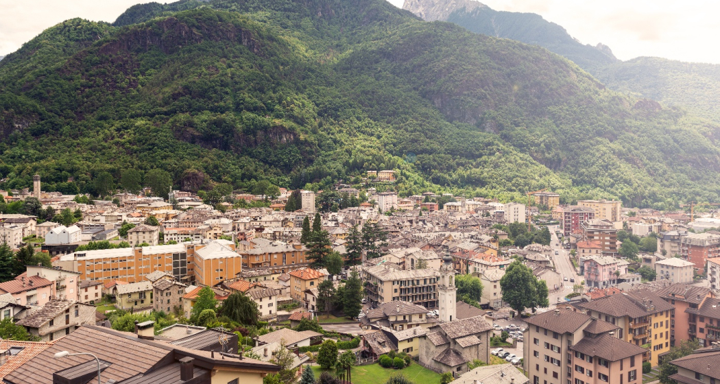 Via Bregaglia: Abwechslungsreiche Natur, historische Dörfer & viel Kultur (oua_66678206_image) Via Bregaglia: Abwechslungsreiche Natur, historische Dörfer & viel Kultur (oua_66678206_image)