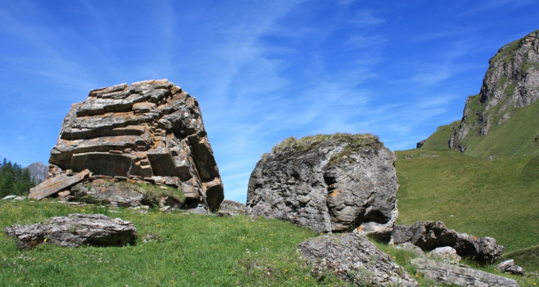 Etappe 3: Hirtenunterstand, Riedboda, Aufstieg auf den Tomülpass von Vals aus Etappe 3: Hirtenunterstand, Riedboda, Aufstieg auf den Tomülpass von Vals aus