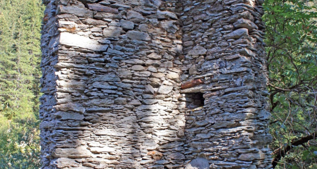 Etappe 8: Bergwerksruine bei Innerferrera Etappe 8: Bergwerksruine bei Innerferrera