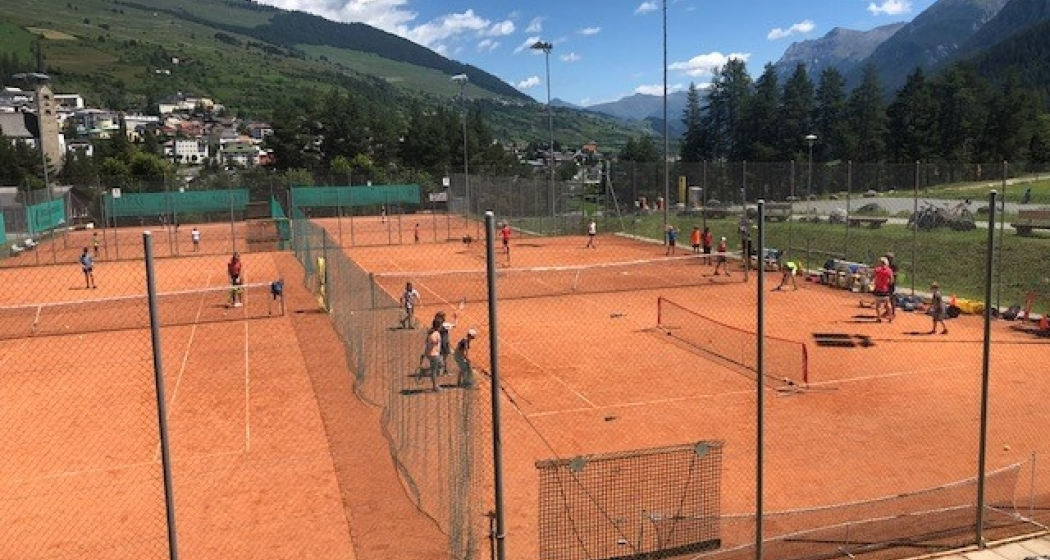 Tennisplatz Gurlaina