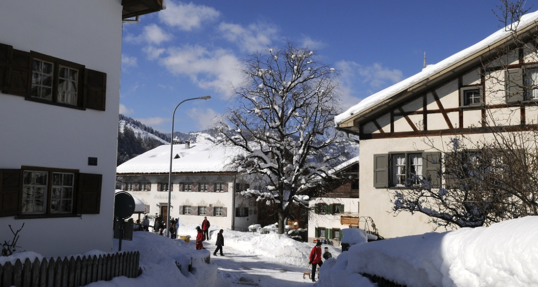 Wunderbare Patrizierhäuser bilden den Dorfkern