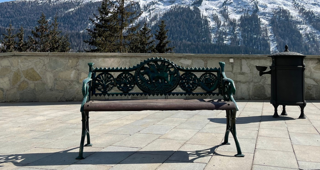 Sitzbänke Carlton Hotel (oua_67453714_image) Sitzbänke Carlton Hotel (oua_67453714_image)