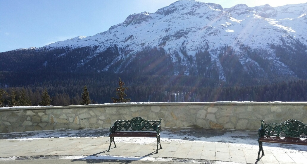Sitzbänke Carlton Hotel (oua_67721616_image) Sitzbänke Carlton Hotel (oua_67721616_image)