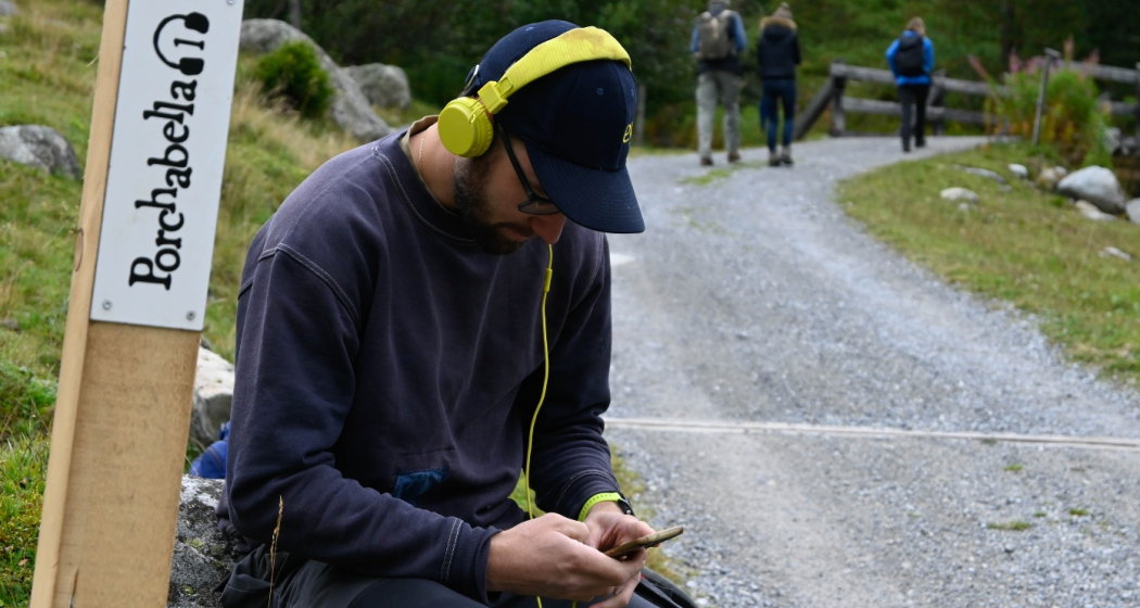 Wanderhörbuch Porchabella – Vogel der Freiheit. Start in Chants beim ersten Posten. Wanderhörbuch Porchabella – Vogel der Freiheit. Start in Chants beim ersten Posten.