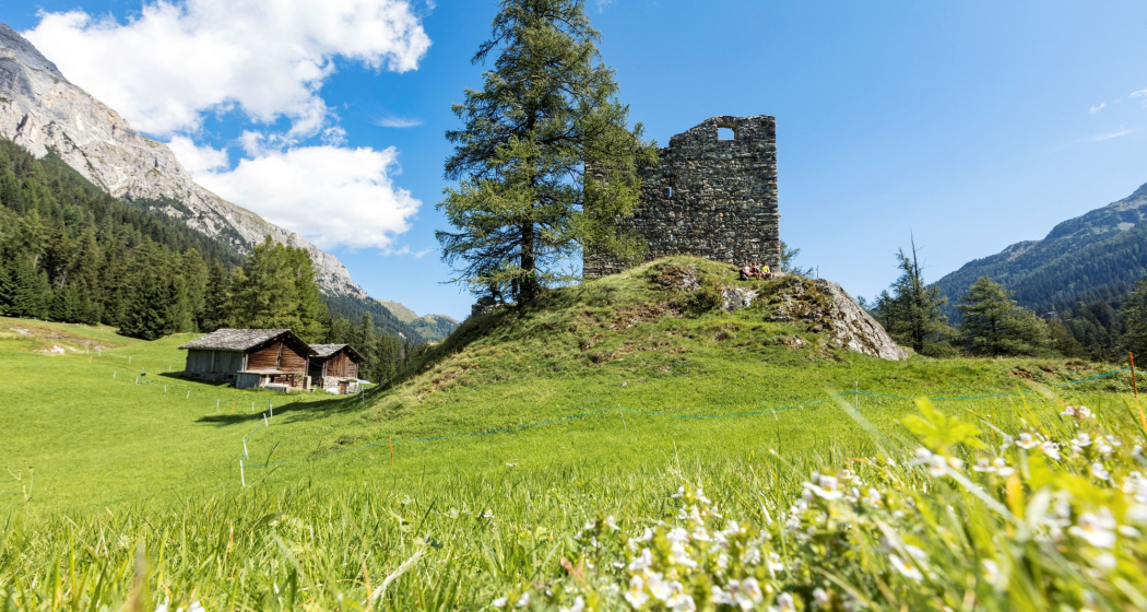 Burgruine Splügen Burgruine Splügen