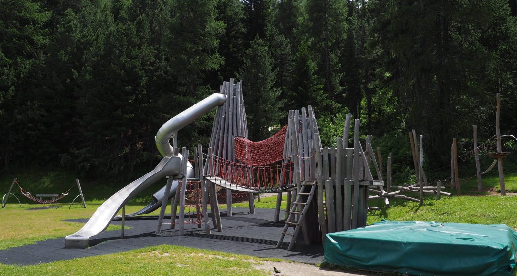 Kinderspielplatz Via da l'Ova Cotschna (oua_71808786_image) Kinderspielplatz Via da l'Ova Cotschna (oua_71808786_image)