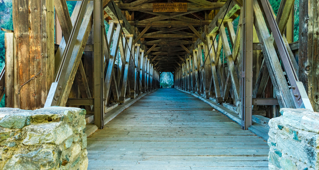 Das Foto zeigt die Brücke Russeiner Tobel Das Foto zeigt die Brücke Russeiner Tobel