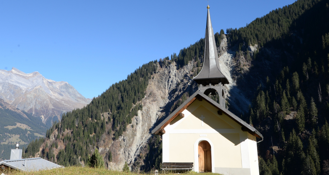 Das Foto zeigt die Kapelle St. Paulus in Sumvitg Das Foto zeigt die Kapelle St. Paulus in Sumvitg