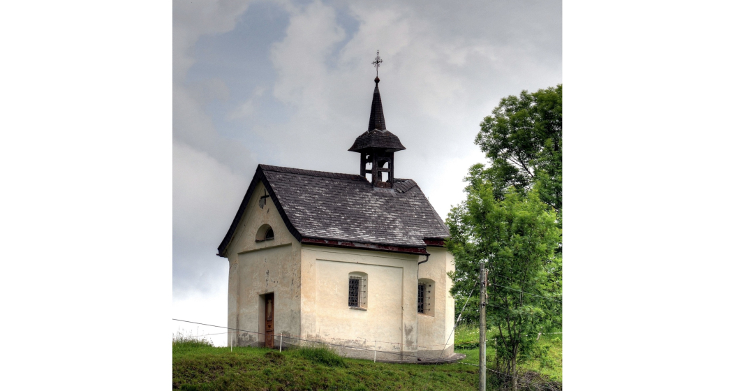 Das Foto zeigt die Kapelle St. Valentin in Cartastcha Das Foto zeigt die Kapelle St. Valentin in Cartastcha