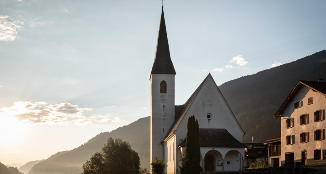 Das Foto zeigt die Kirche S. Giachen in Zignau Das Foto zeigt die Kirche S. Giachen in Zignau