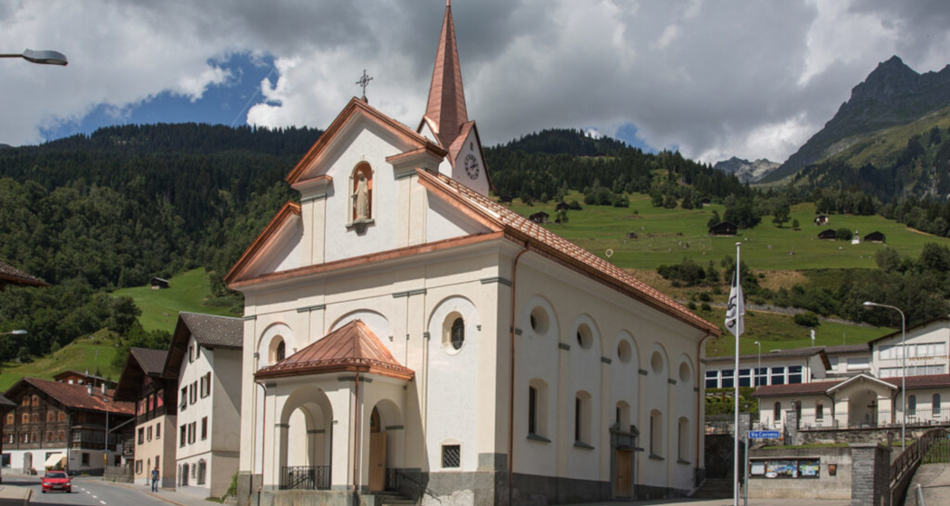 Das Foto zeigt die Kirche St. Maria Geburt in Rabius