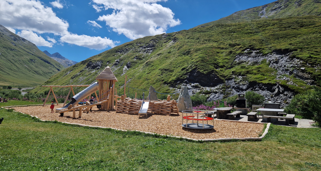 Spielplatz und Feuerstelle Avers-Juppa Spielplatz und Feuerstelle Avers-Juppa