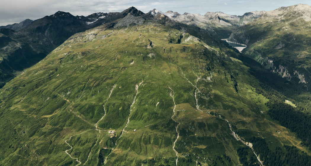 Alp Selva mit Hohbüel (Bildmitte oben) Alp Selva mit Hohbüel (Bildmitte oben)