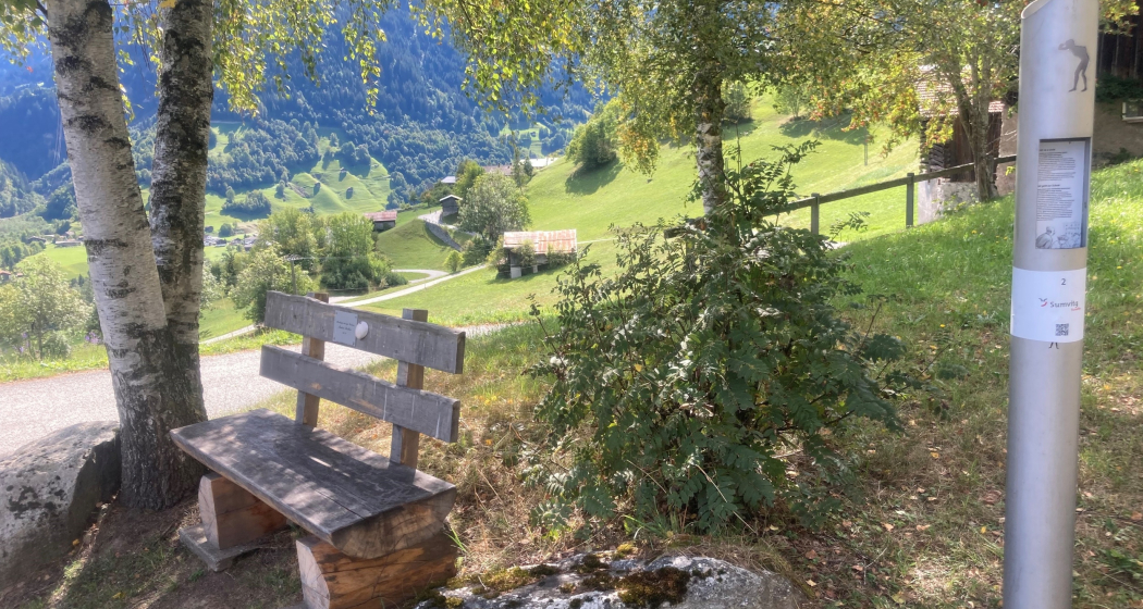 Abschnitt des Sagenweges in Sumvitg. Abschnitt des Sagenweges in Sumvitg.