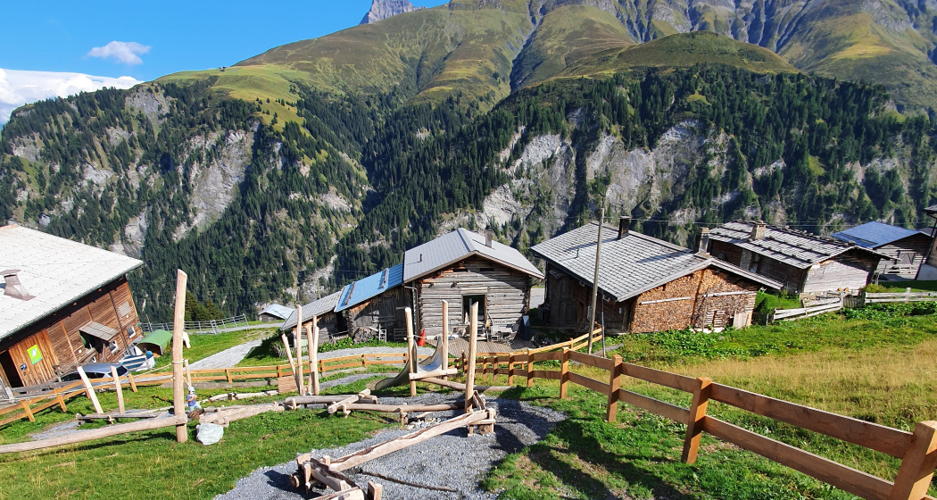 "Wildi Weid Camana" playground and meeting place | Graubünden Tourism