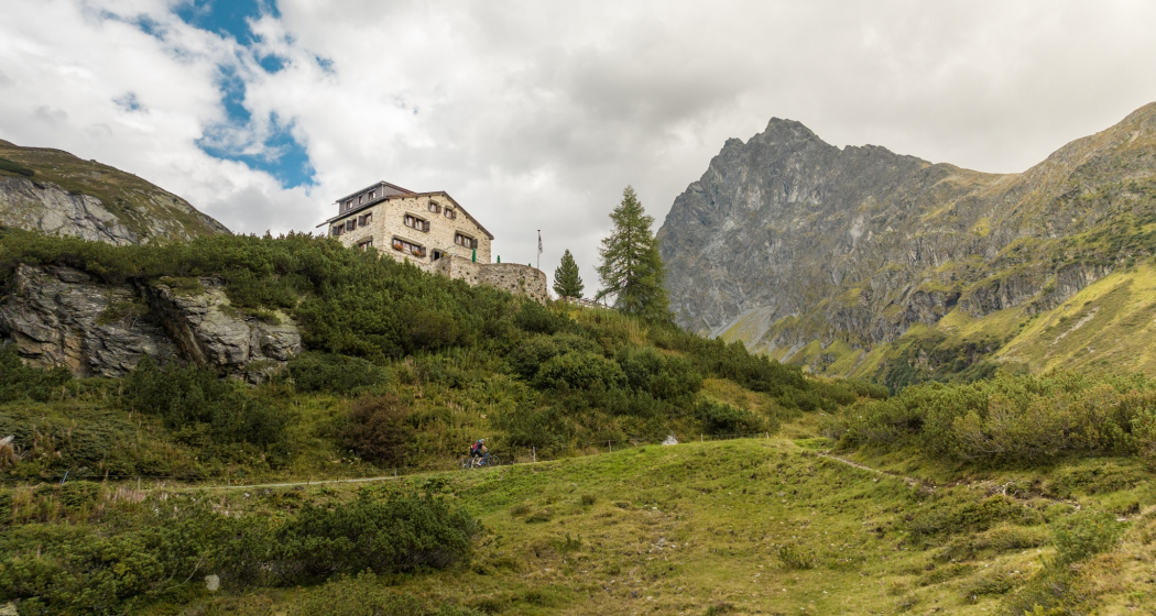 Berghaus Vereina (oua_75148749_image) Berghaus Vereina (oua_75148749_image)