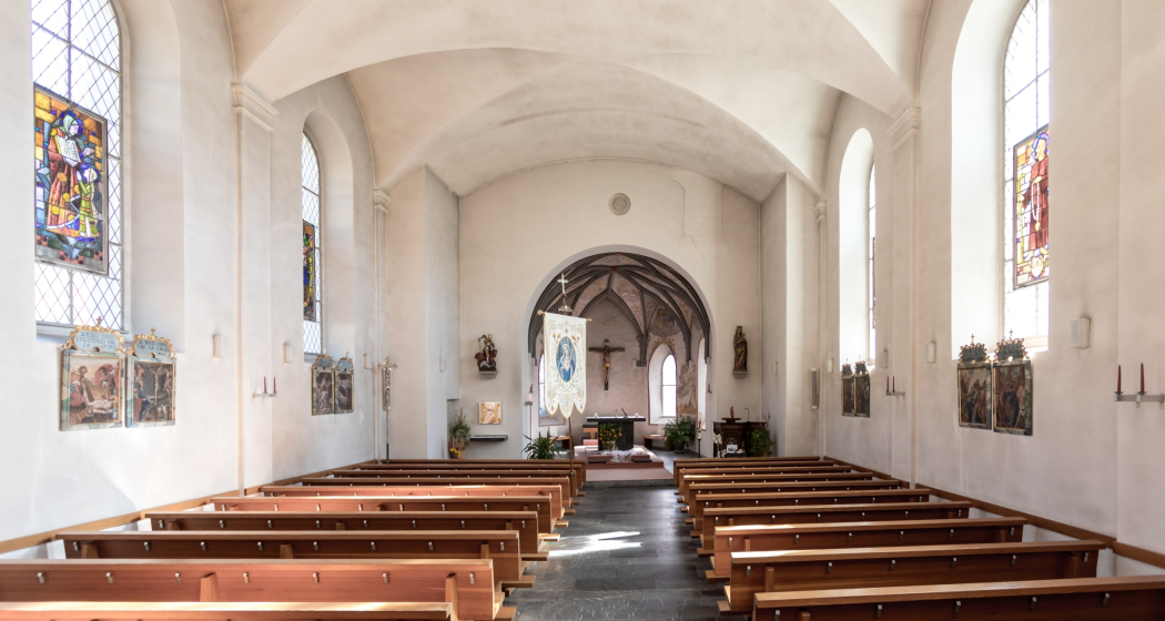 Inneneinrichtung der Katholische Pfarrkirche St. Georg in Ruschein Inneneinrichtung der Katholische Pfarrkirche St. Georg in Ruschein