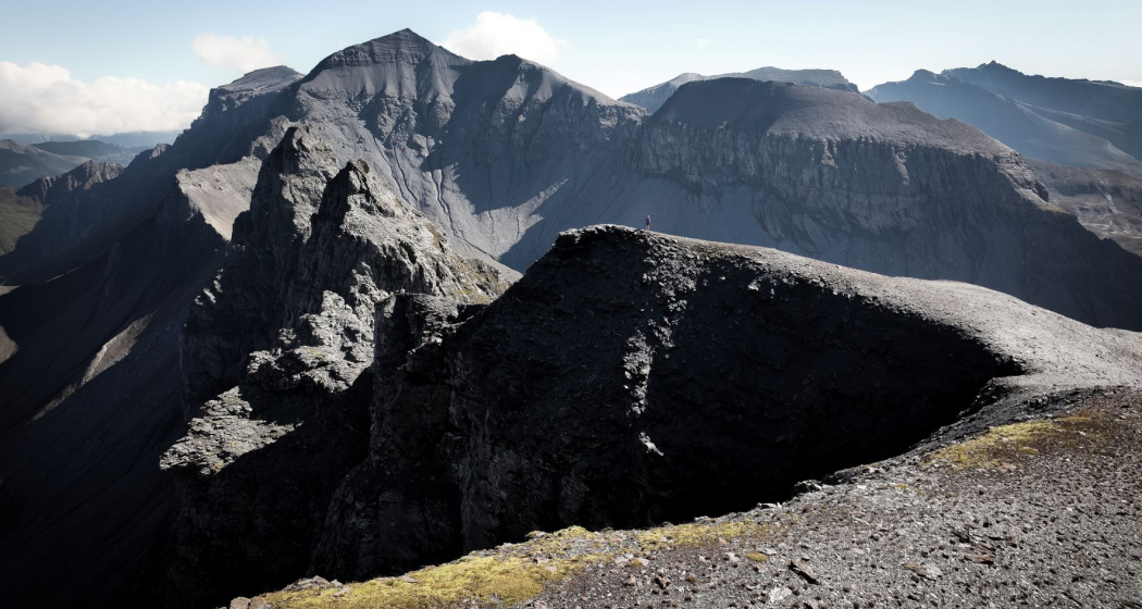 Ofen (2872 m) mit Piz Segnas im Hintergrund Ofen (2872 m) mit Piz Segnas im Hintergrund