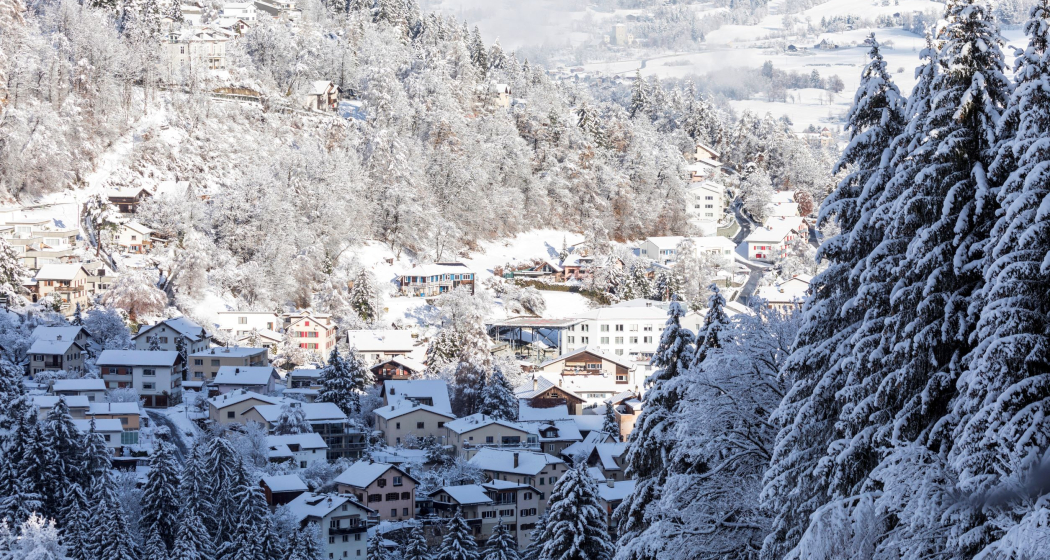 Thusis im Winter mit Spital