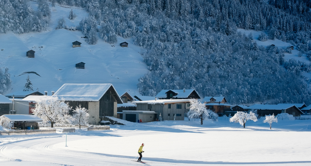 Aufnahme in Surrein im Winter von der Loipe. Aufnahme in Surrein im Winter von der Loipe.