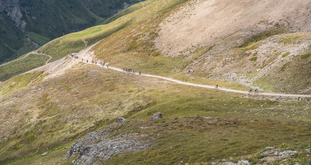 Die letzten Meter des Anstiegs auf den Chaschauna-Pass Die letzten Meter des Anstiegs auf den Chaschauna-Pass