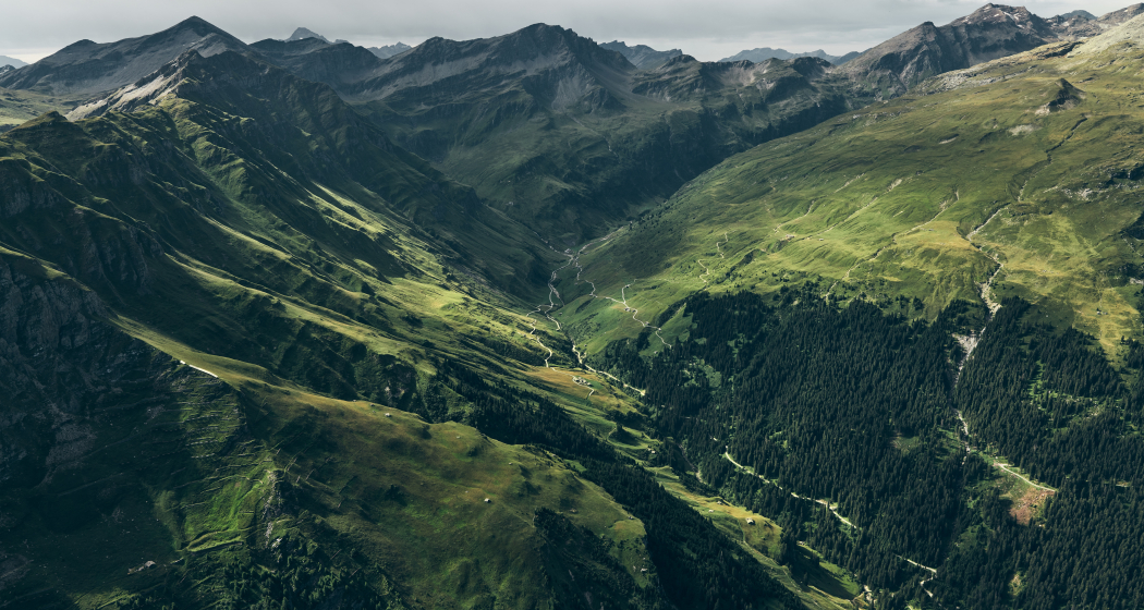 Peiltal mit Valserberg in der oberen Bildmitte Peiltal mit Valserberg in der oberen Bildmitte