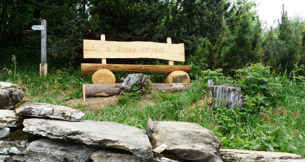 Einstieg in das Arvenwegli auf der Krete Einstieg in das Arvenwegli auf der Krete