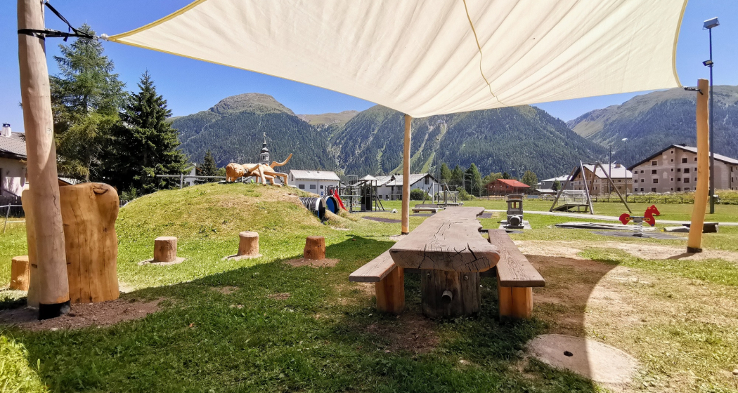 Kinderspielplatz Schulhaus (oua_78355327_image) Kinderspielplatz Schulhaus (oua_78355327_image)