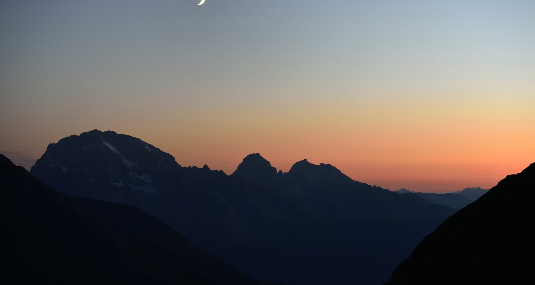 Kesch-Hütte SAC, 2'625 m ü. M. (oua_78854490_image) Kesch-Hütte SAC, 2'625 m ü. M. (oua_78854490_image)