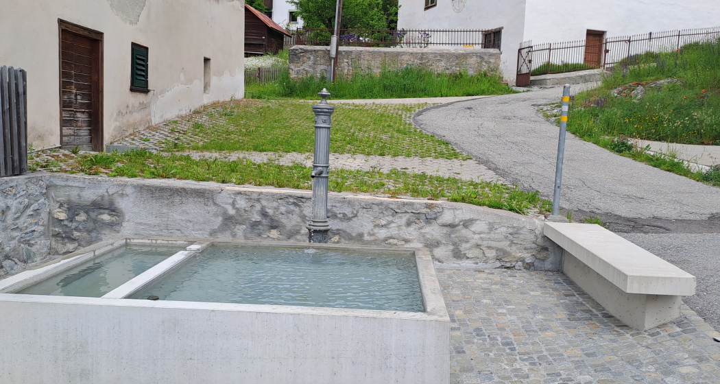 Wasserbrunnen Cresta Sagogn (oua_80775336_image) Wasserbrunnen Cresta Sagogn (oua_80775336_image)
