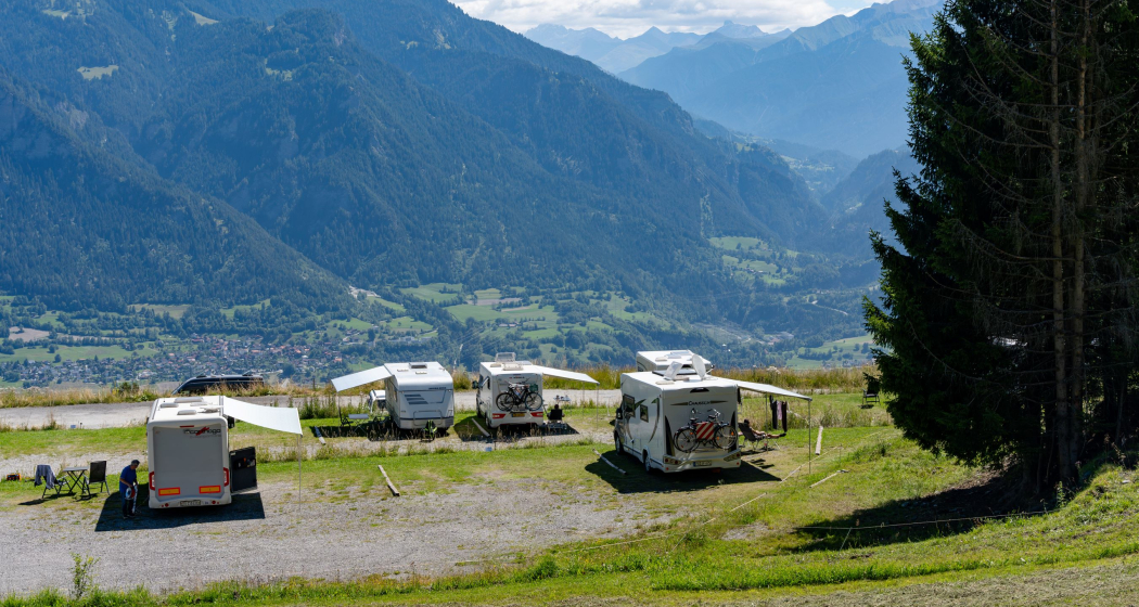 Aussicht vom Stellplatz +plus+ Heinzenberg-Lescha Aussicht vom Stellplatz +plus+ Heinzenberg-Lescha