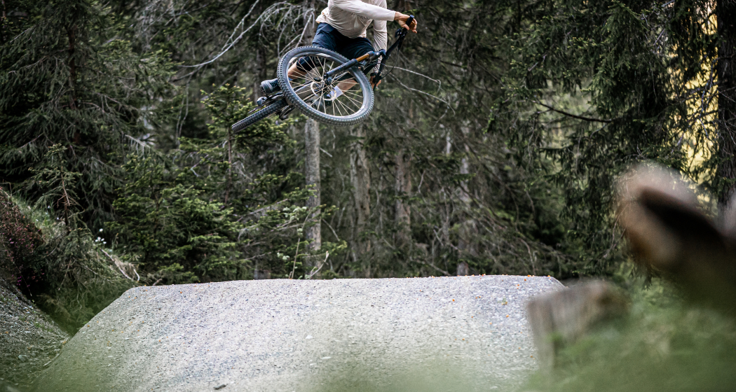 "Uelis Gumplis" Jump Line (Segment) (oua_87239222_image)