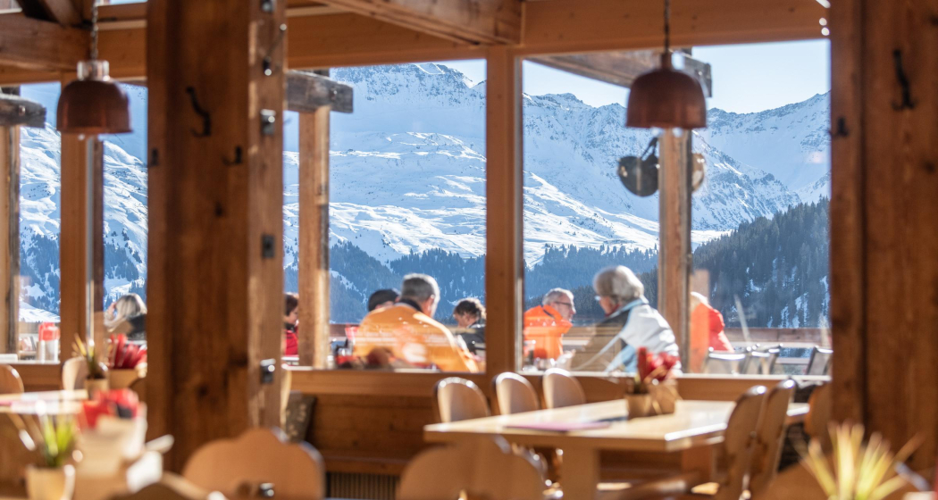 Pradaschier Bergrestaurant Winter Innen Pradaschier Bergrestaurant Winter Innen