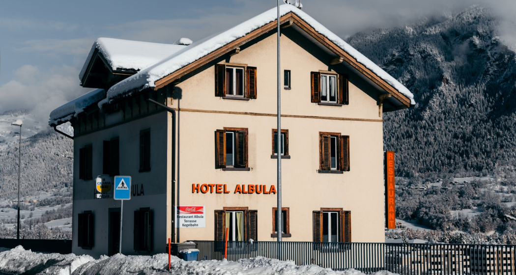 Hotel Restaurant Albula im Winter Hotel Restaurant Albula im Winter