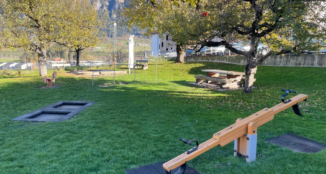 Spielplatz Cazis Oberdorf Spielplatz Cazis Oberdorf