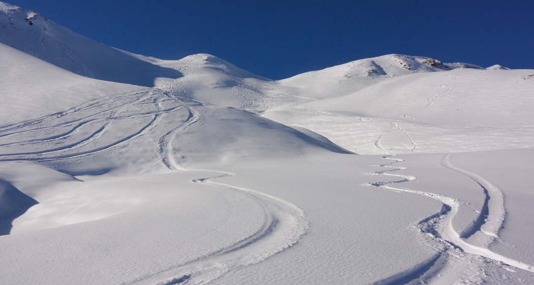 Traumhafte Skihänge in der ganzen Breite Traumhafte Skihänge in der ganzen Breite