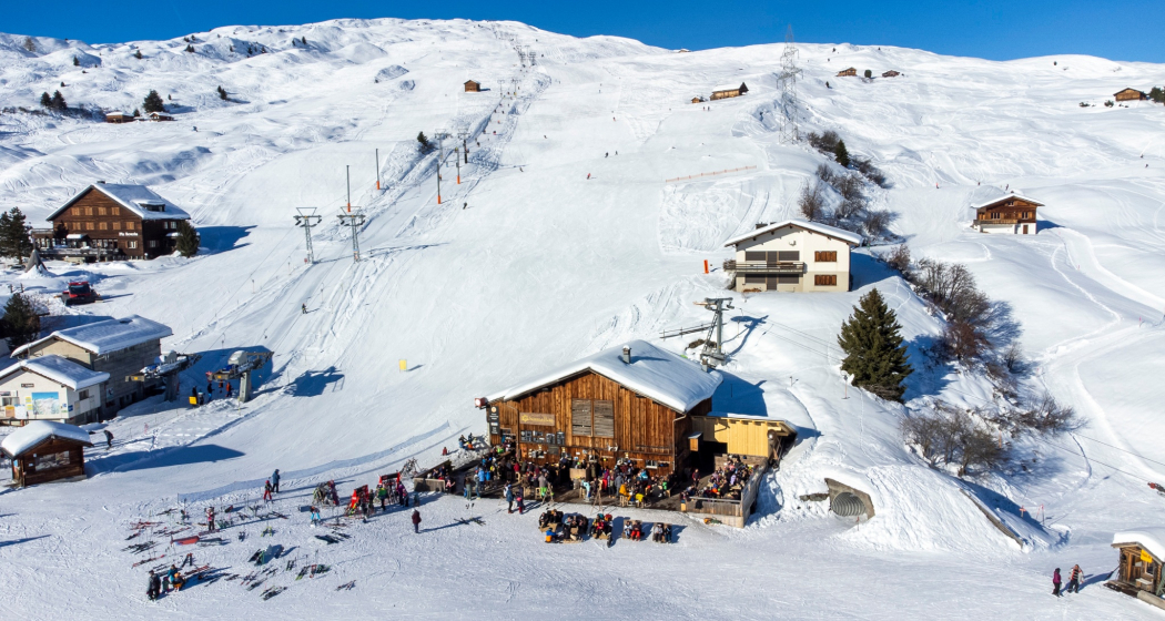 Die Sunna Bar im Skigebiet Tschappina Heinzenberg Die Sunna Bar im Skigebiet Tschappina Heinzenberg