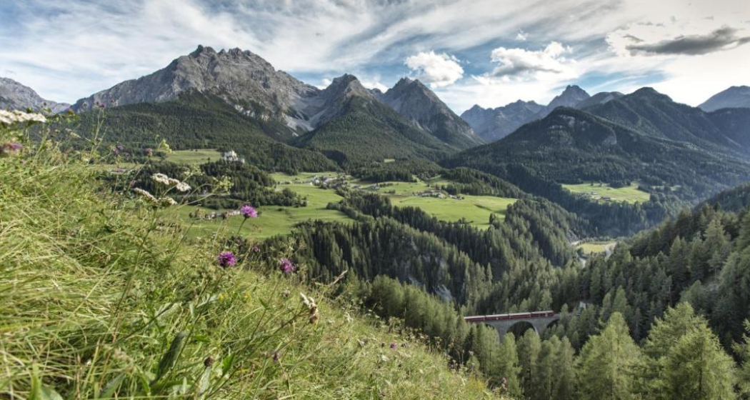 43.06 Zernez - S-chanf (Cinous-chel), Jakobsweg Graubünden (oua_9701831_image) 43.06 Zernez - S-chanf (Cinous-chel), Jakobsweg Graubünden (oua_9701831_image)