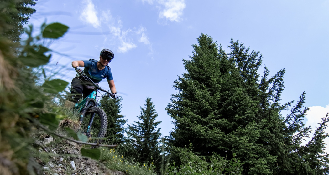 Biker auf dem Singletrail Biker auf dem Singletrail