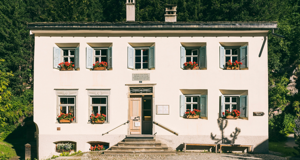 Ausstellung im Nietzsche-Haus:„Lichtwelten – in Handschriften von Friedrich Nietzsche und Gemälden von Engadiner Künstlern“ (oua_98434333_image) Ausstellung im Nietzsche-Haus:„Lichtwelten – in Handschriften von Friedrich Nietzsche und Gemälden von Engadiner Künstlern“ (oua_98434333_image)