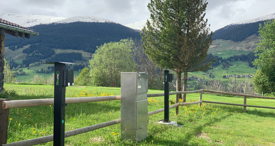 zwei Autoladestationen bei Tschuppina in Brigels zwei Autoladestationen bei Tschuppina in Brigels