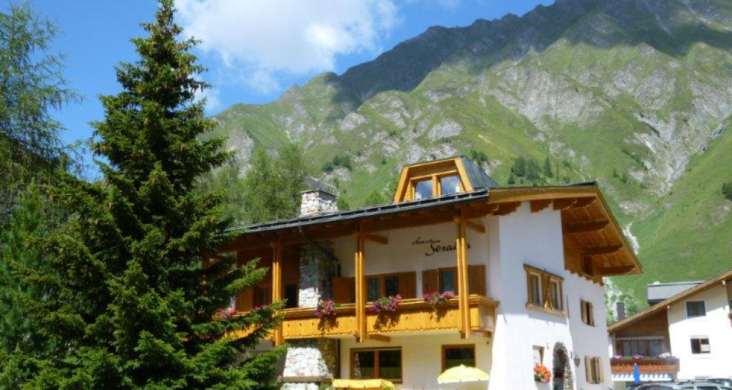 Aussenansicht Sommer