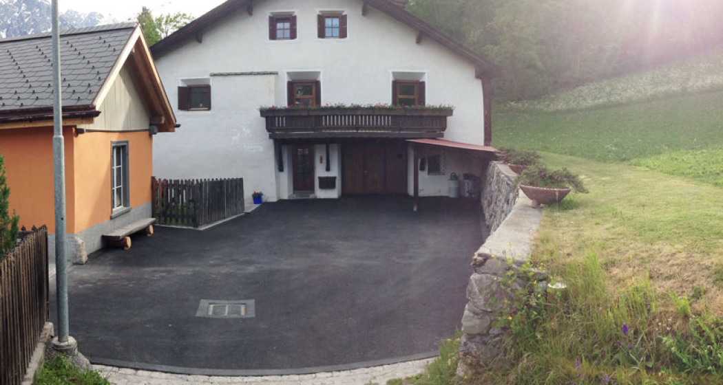 Neuer Vorplatz seit Frühling 2014 Neuer Vorplatz seit Frühling 2014