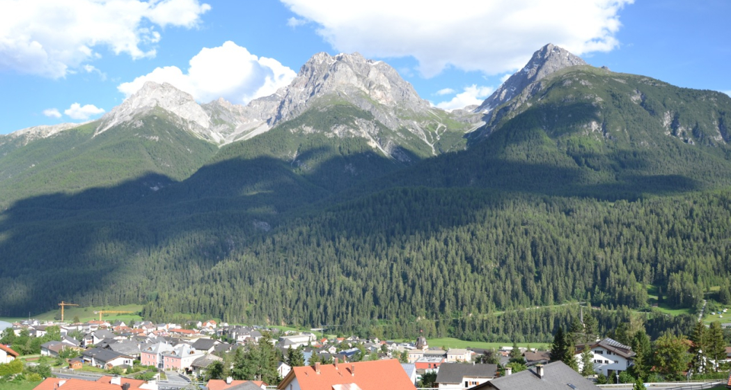 Die Aussicht vom Balkon auf die Engadiner Dolomiten Die Aussicht vom Balkon auf die Engadiner Dolomiten