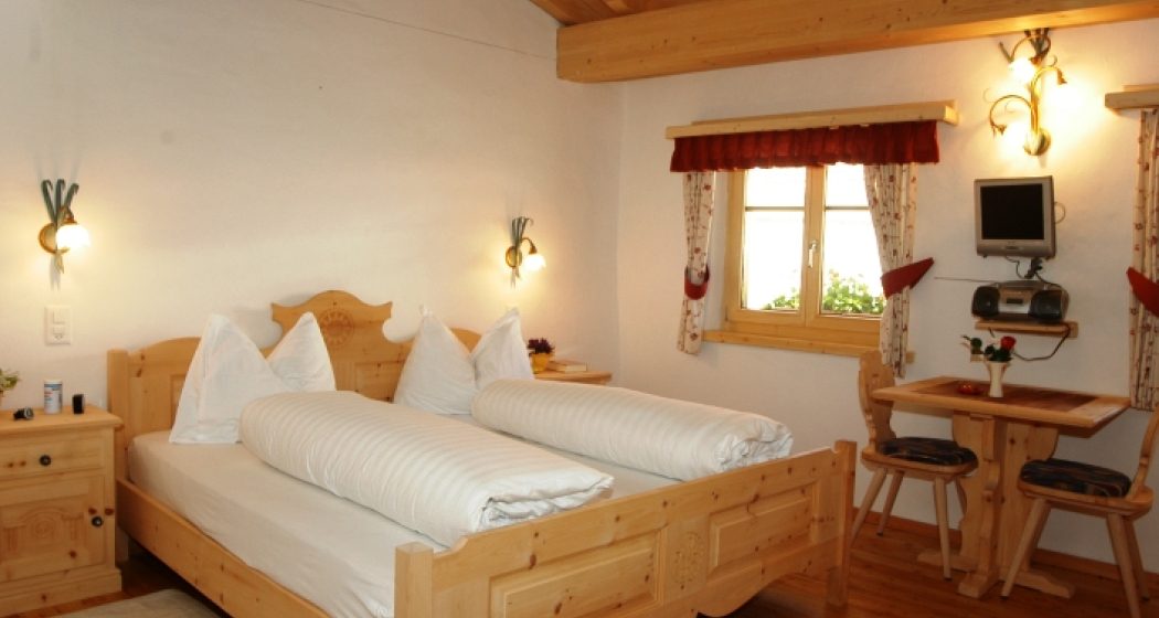 Doppelzimmer auf der Strassenseite (tom_tds00020010648866976_image)