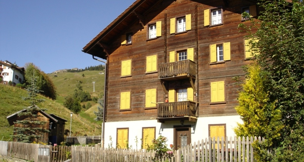 Gravas 77a Caduff, Ansicht Sommer