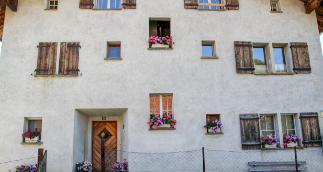 Ferienwohnung Rumein Cajochen - Ansicht Sommer