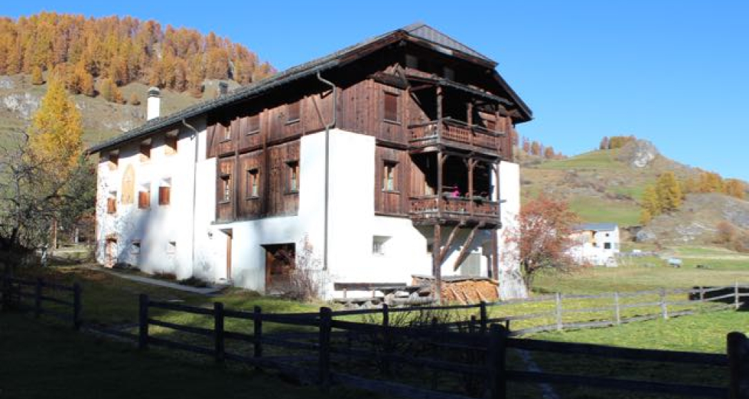 Wohnung im 1. Stock mit Balkon