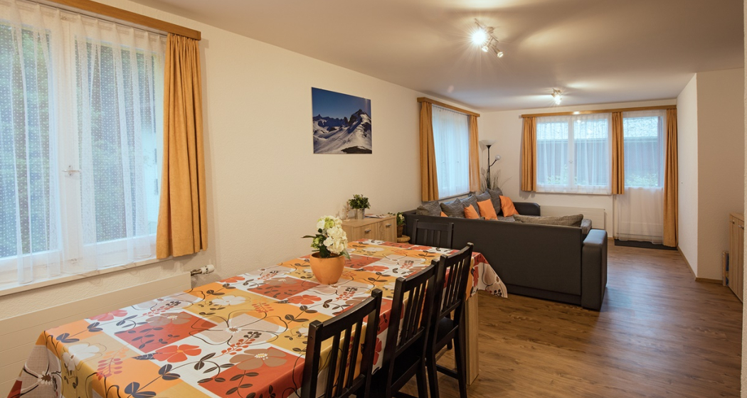 Esszimmer mit Wohnzimmer